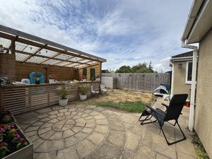 COVERED PARTY/FAMILY AREA- click for photo gallery